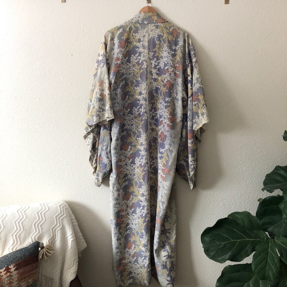 Vintage Kimono Robe - Picture 5 of 7